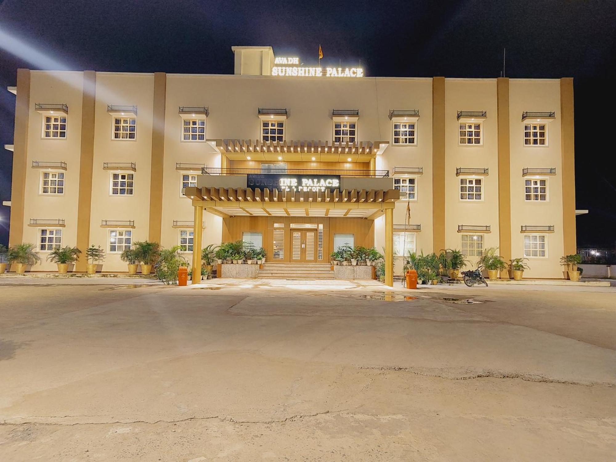 Avadh Sunshine Palace Hotel And Resort Ayodhya Exteriör bild