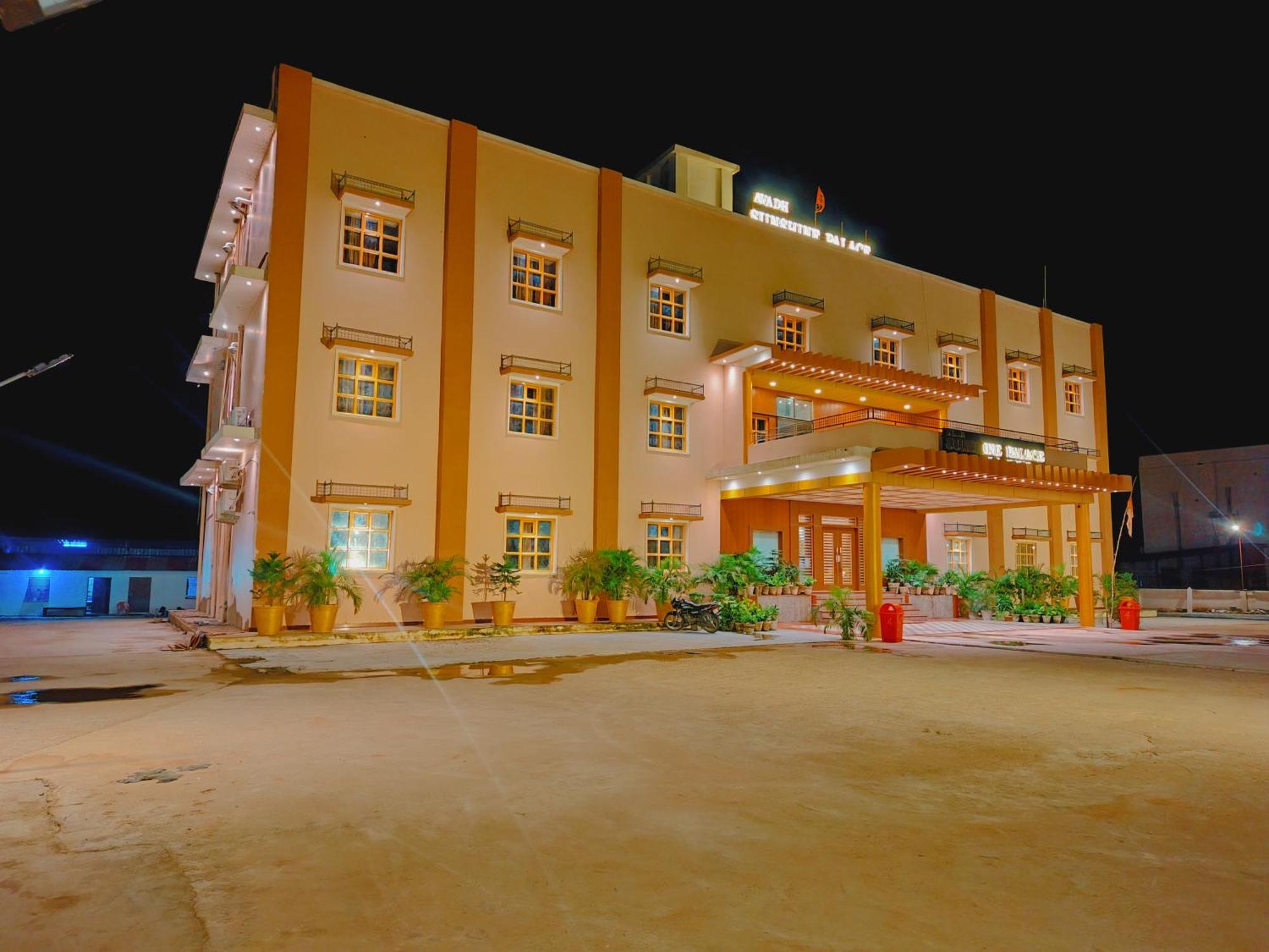 Avadh Sunshine Palace Hotel And Resort Ayodhya Exteriör bild
