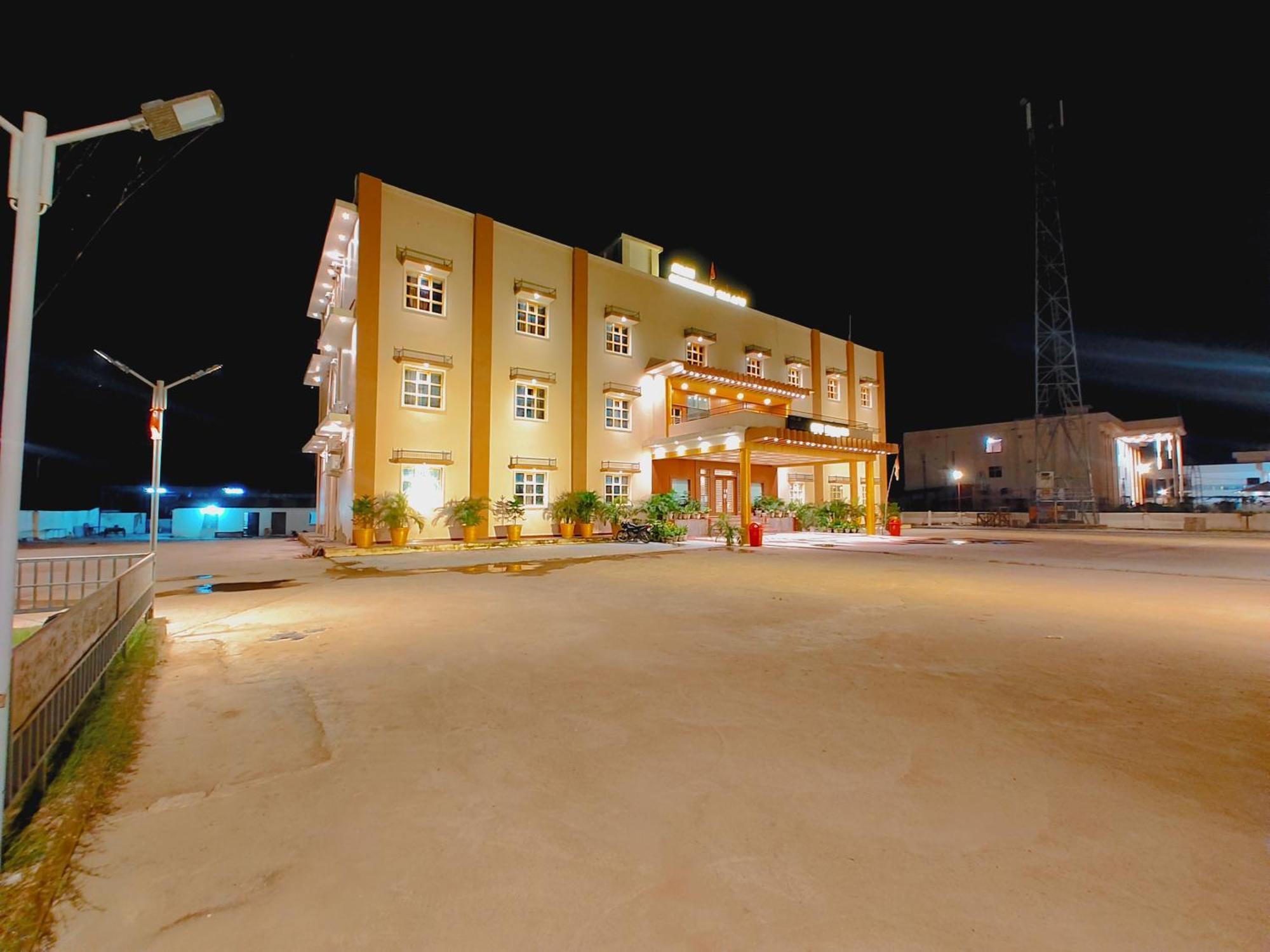 Avadh Sunshine Palace Hotel And Resort Ayodhya Exteriör bild