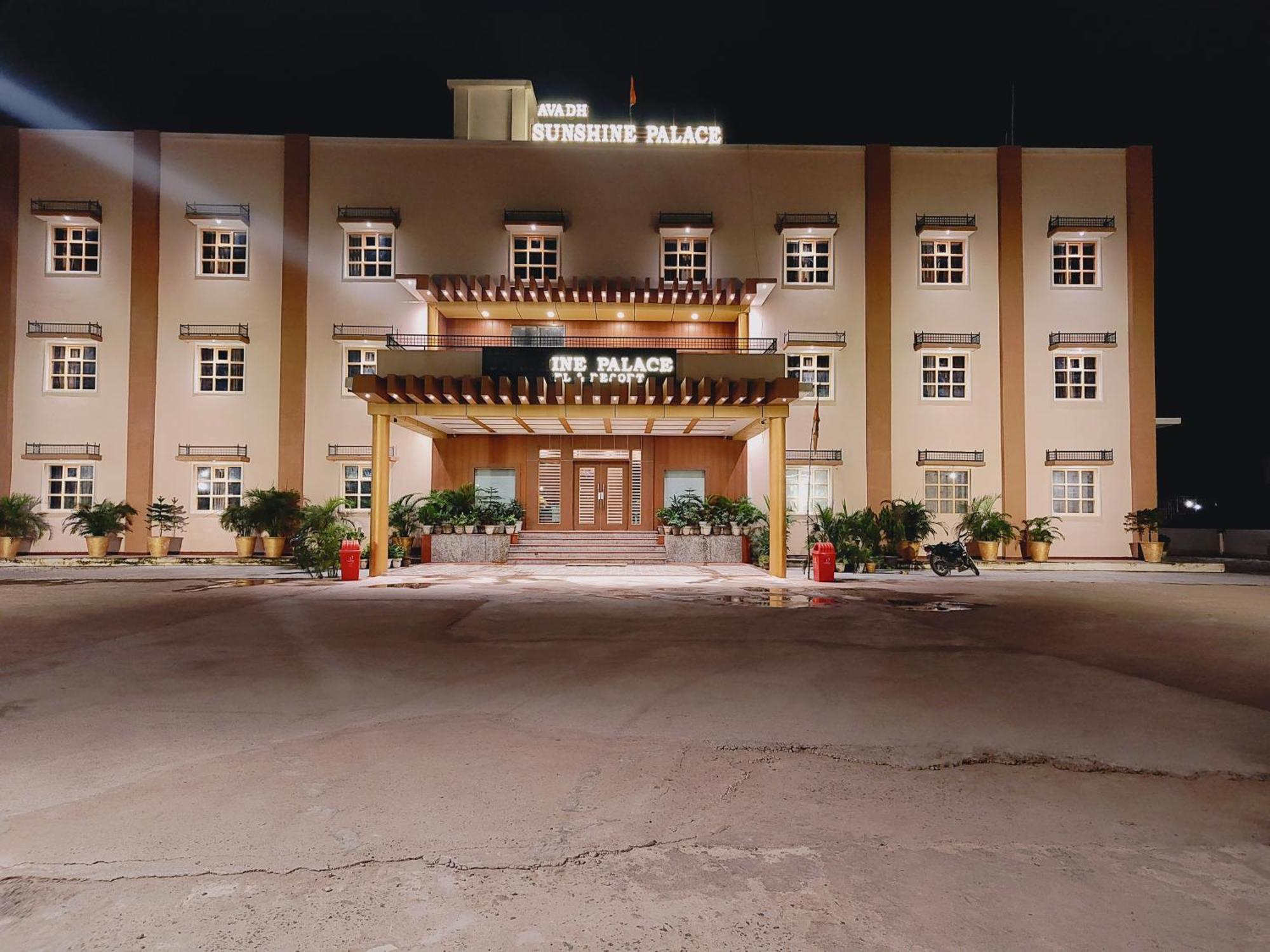 Avadh Sunshine Palace Hotel And Resort Ayodhya Exteriör bild