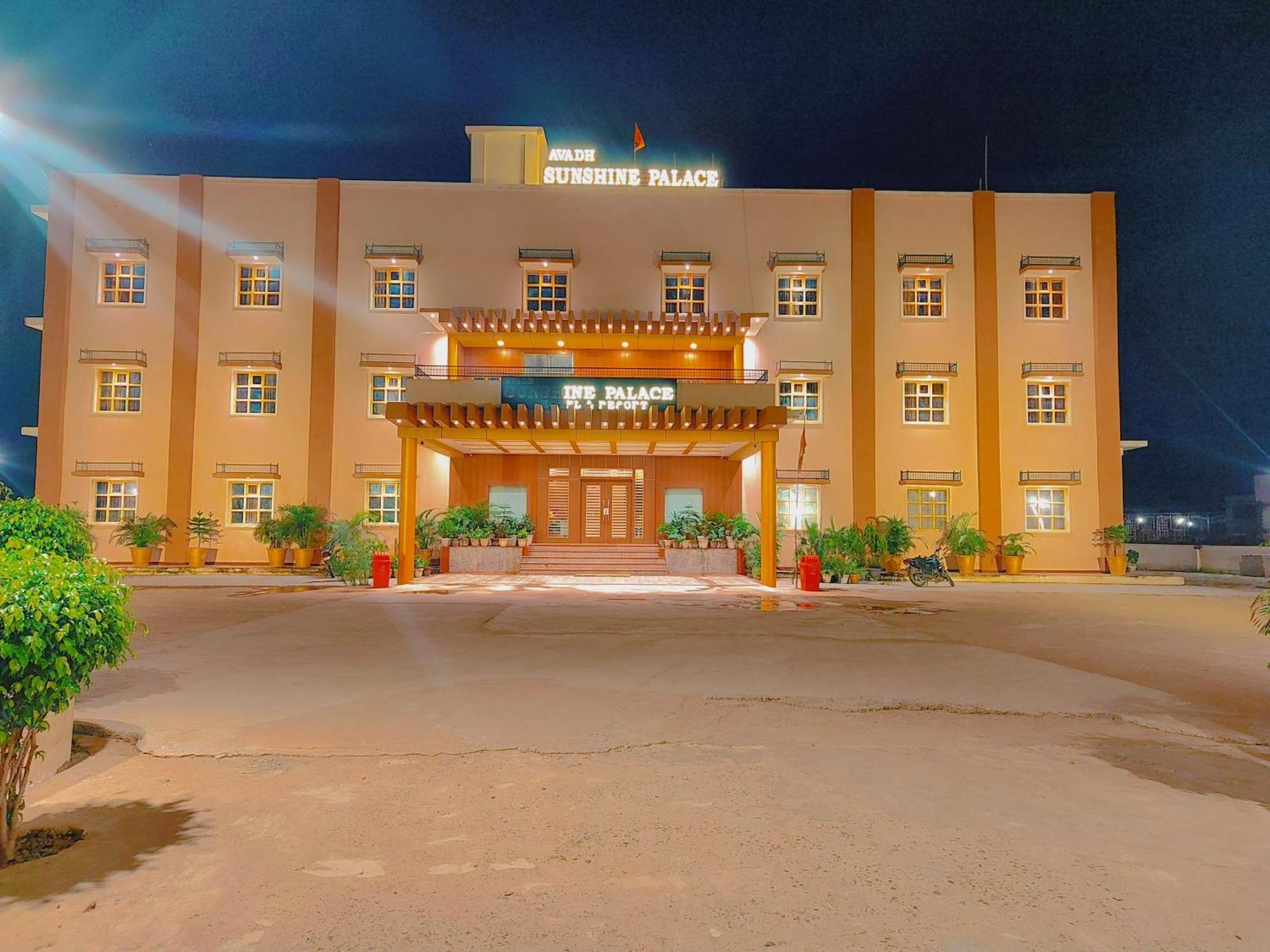 Avadh Sunshine Palace Hotel And Resort Ayodhya Exteriör bild