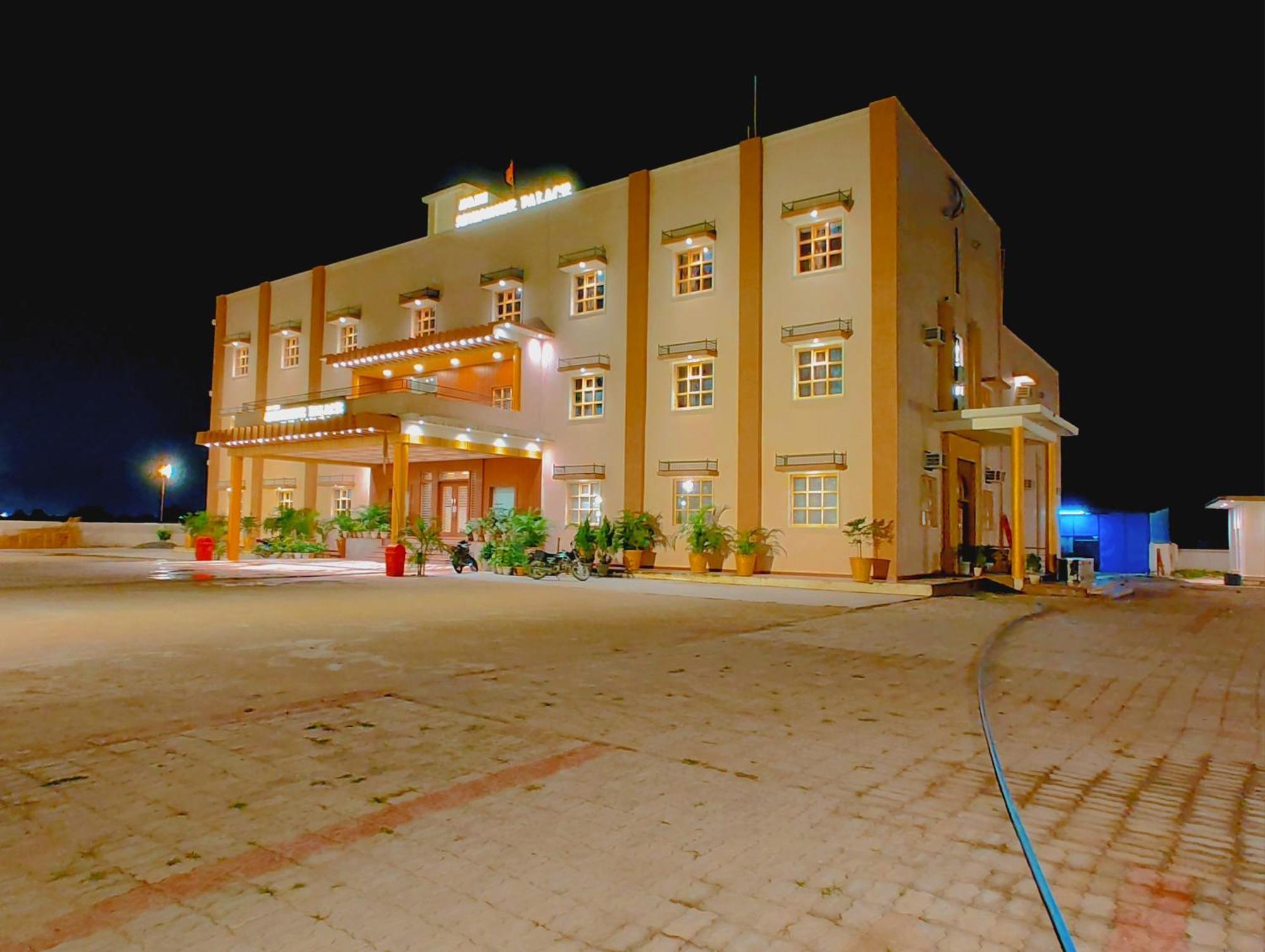 Avadh Sunshine Palace Hotel And Resort Ayodhya Exteriör bild