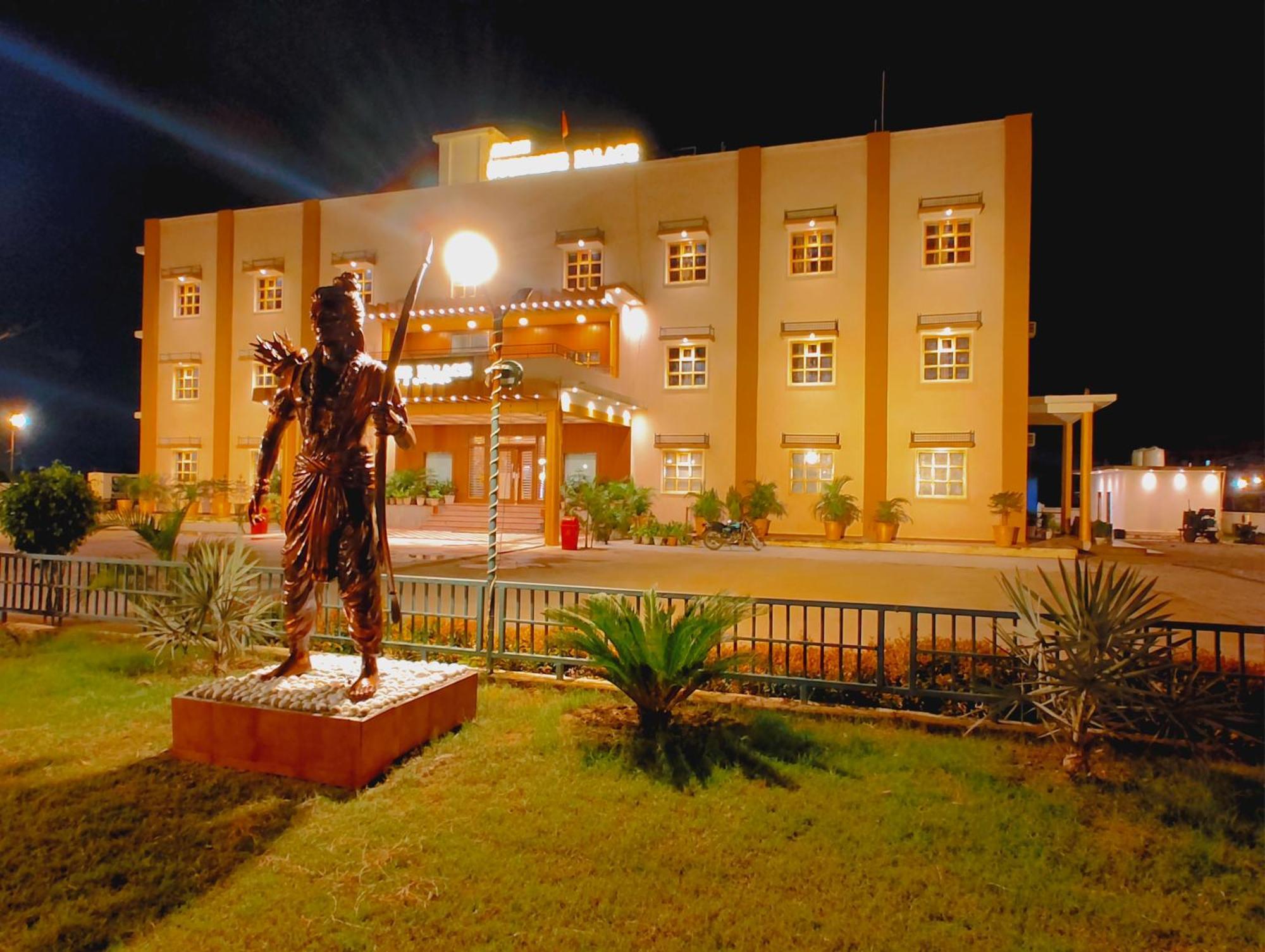 Avadh Sunshine Palace Hotel And Resort Ayodhya Exteriör bild