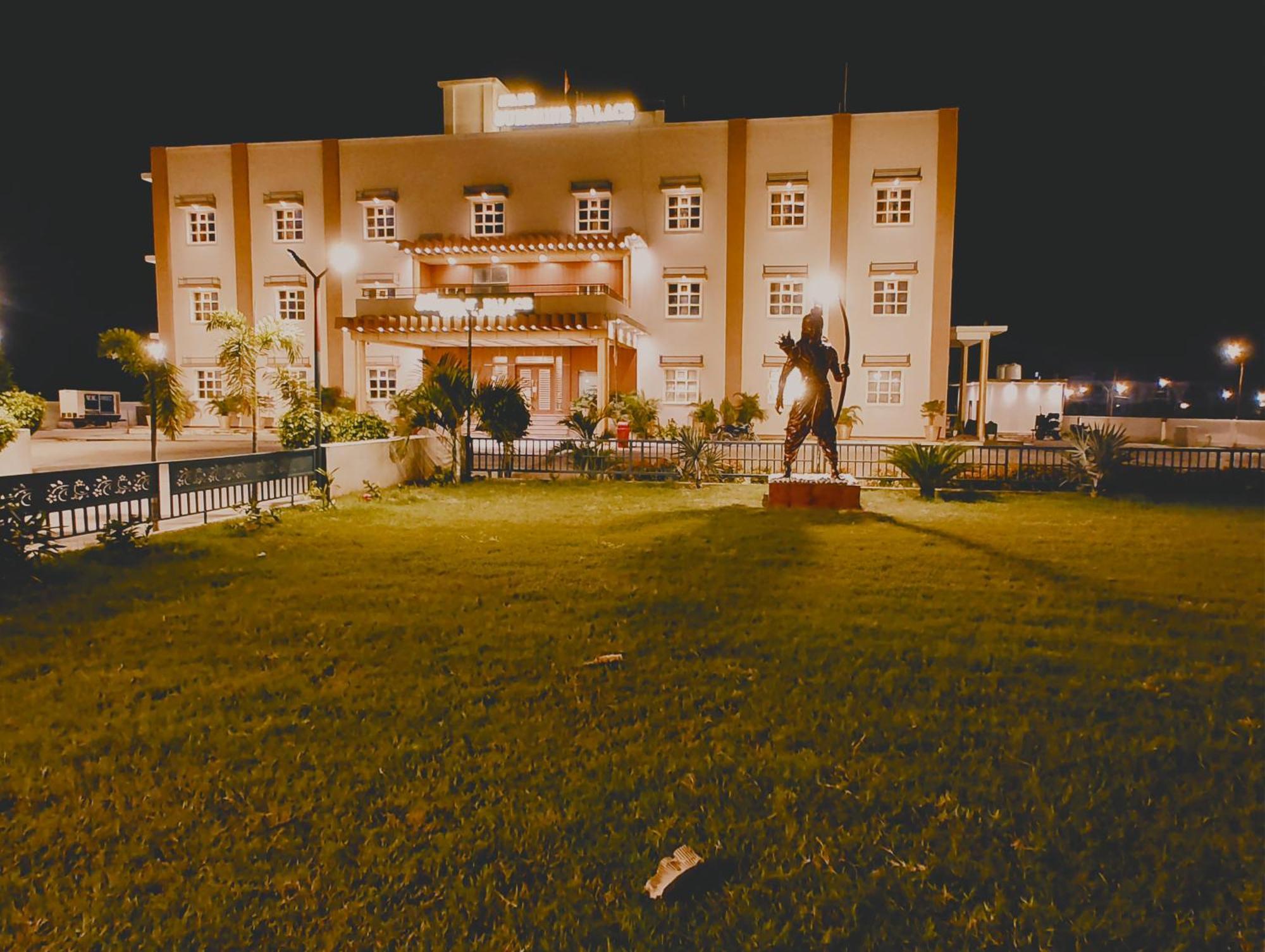 Avadh Sunshine Palace Hotel And Resort Ayodhya Exteriör bild