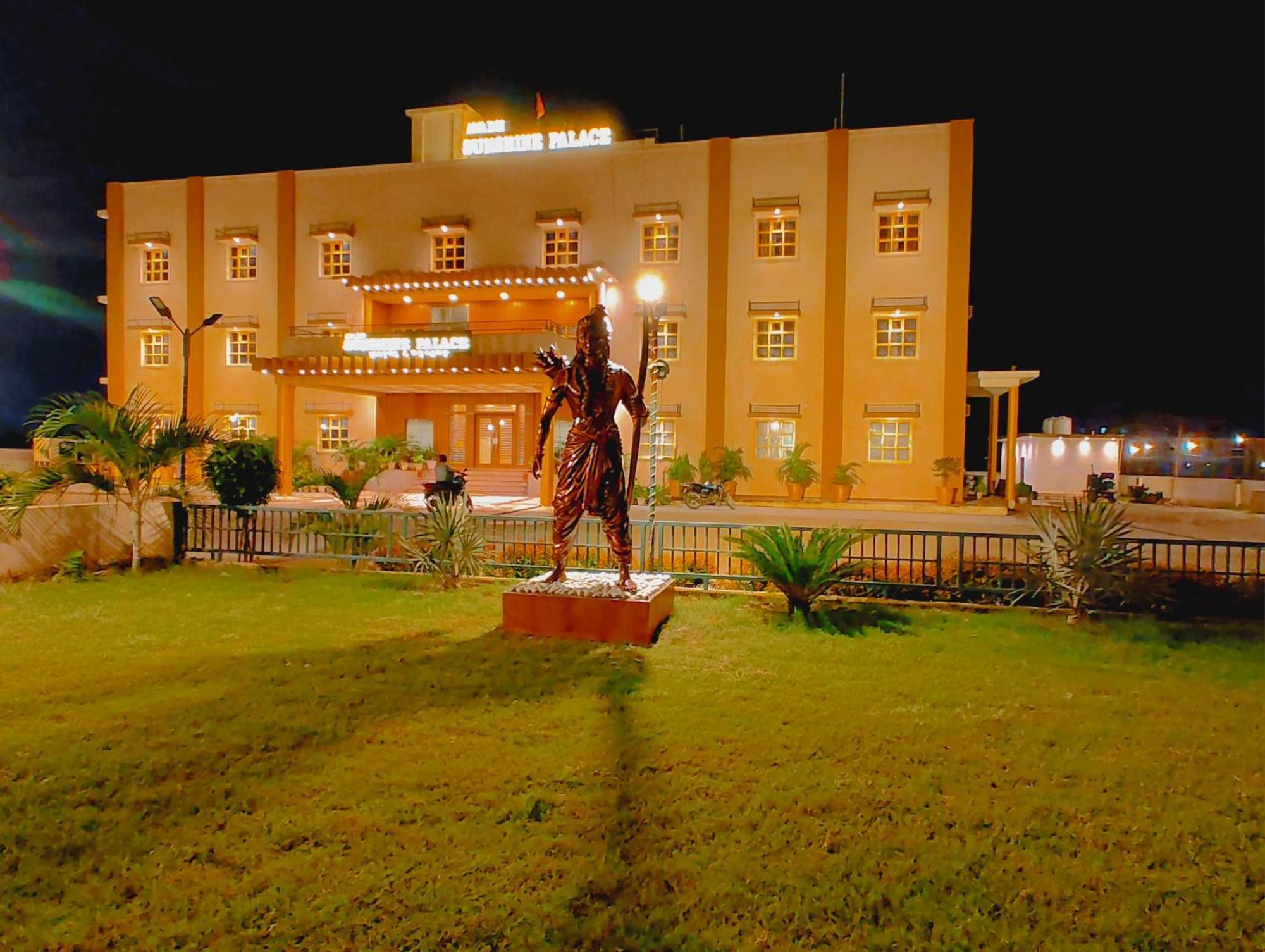 Avadh Sunshine Palace Hotel And Resort Ayodhya Exteriör bild