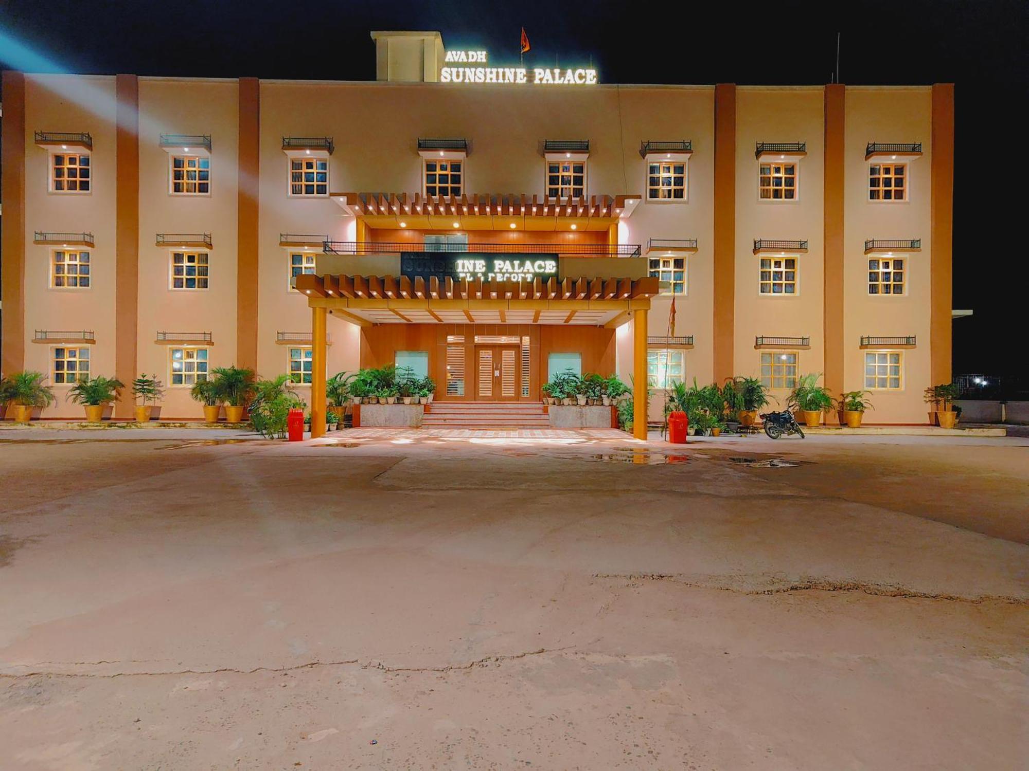 Avadh Sunshine Palace Hotel And Resort Ayodhya Exteriör bild