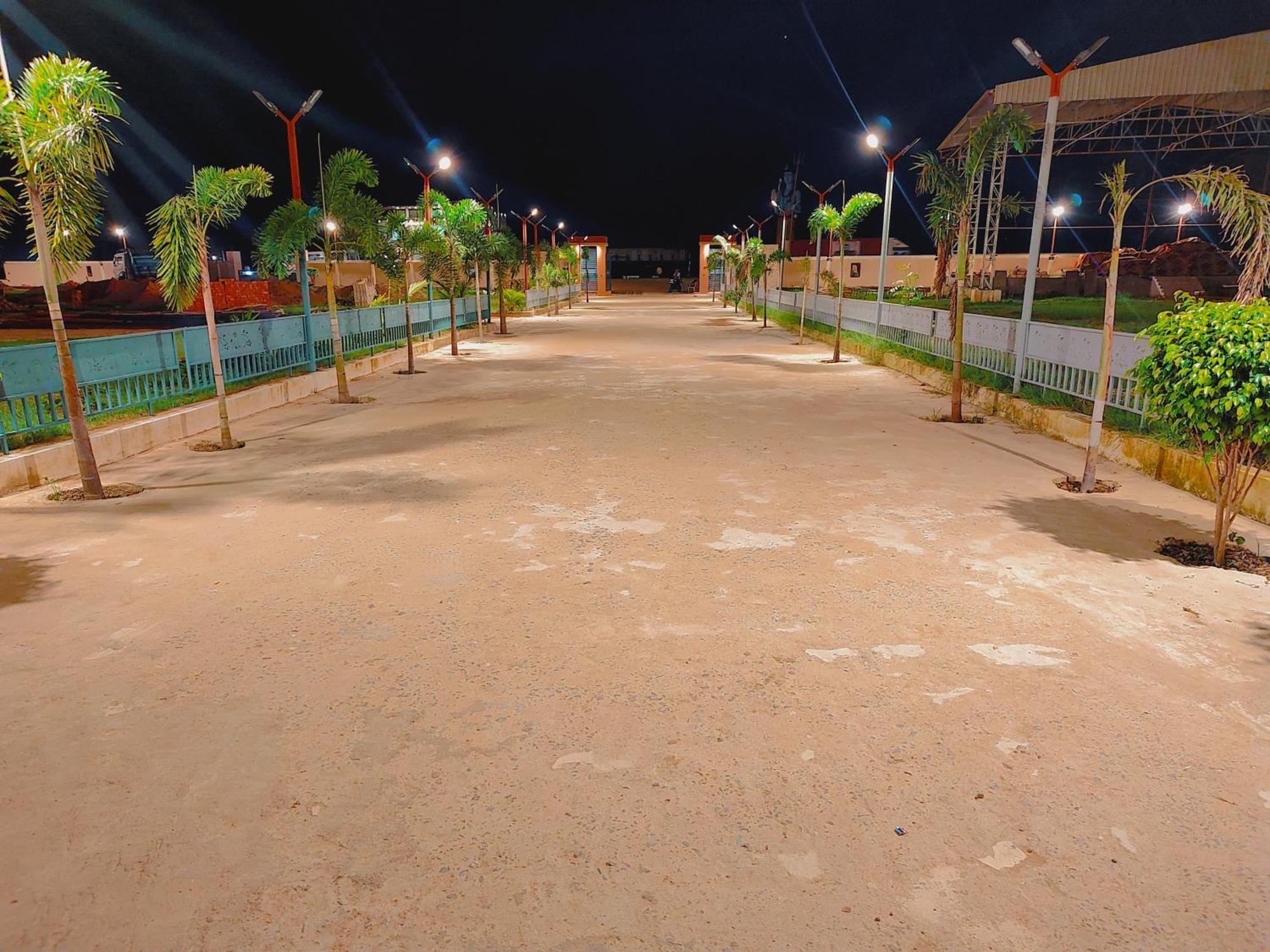 Avadh Sunshine Palace Hotel And Resort Ayodhya Exteriör bild