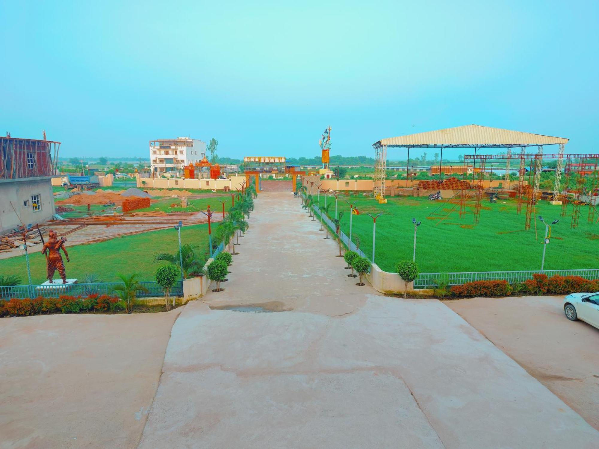 Avadh Sunshine Palace Hotel And Resort Ayodhya Exteriör bild