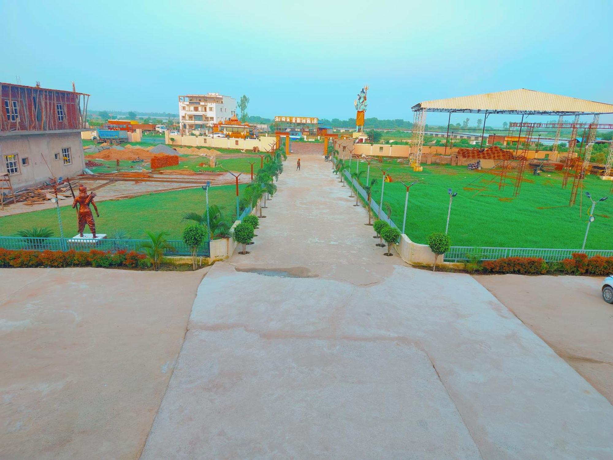 Avadh Sunshine Palace Hotel And Resort Ayodhya Exteriör bild