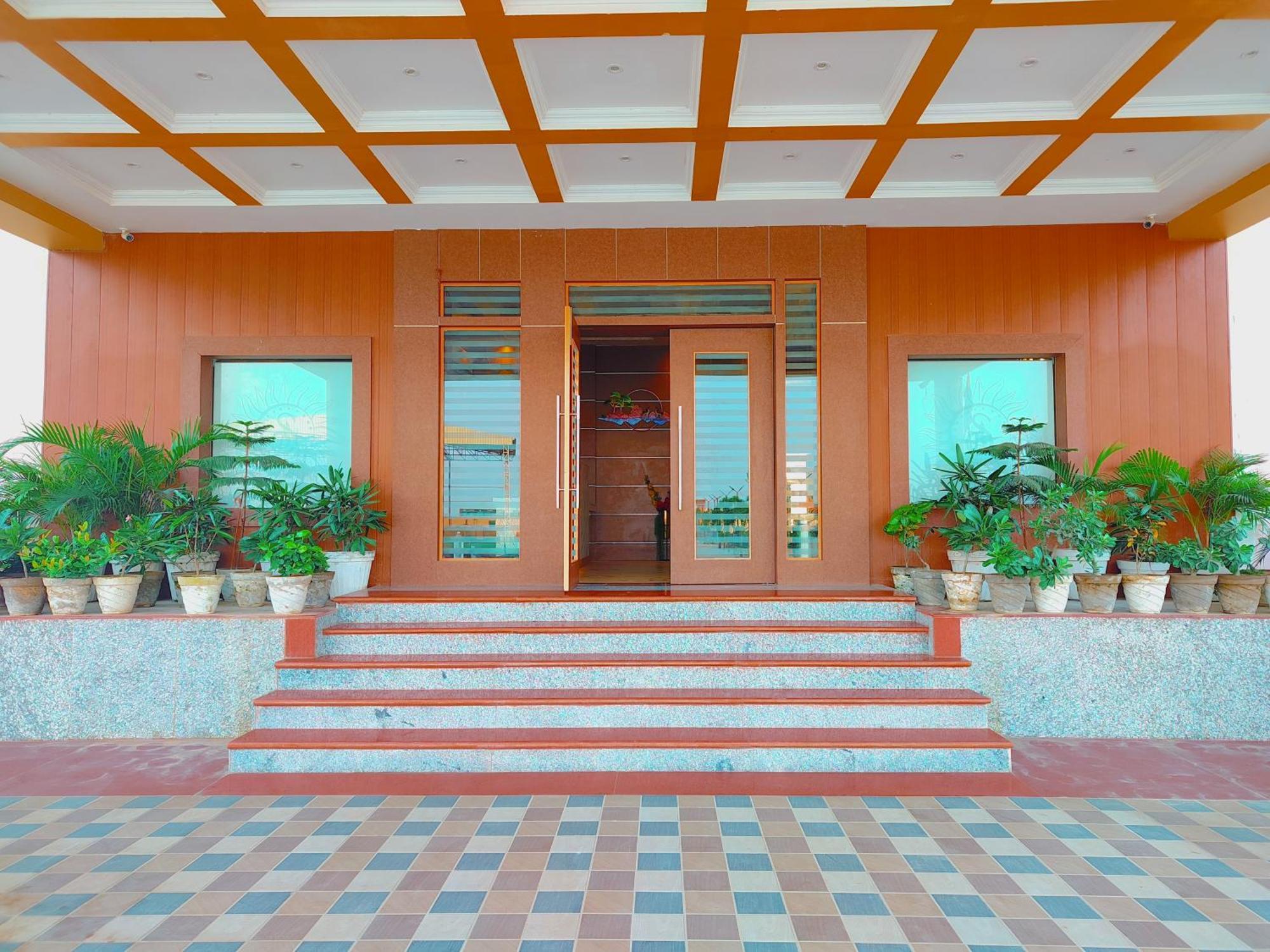 Avadh Sunshine Palace Hotel And Resort Ayodhya Exteriör bild