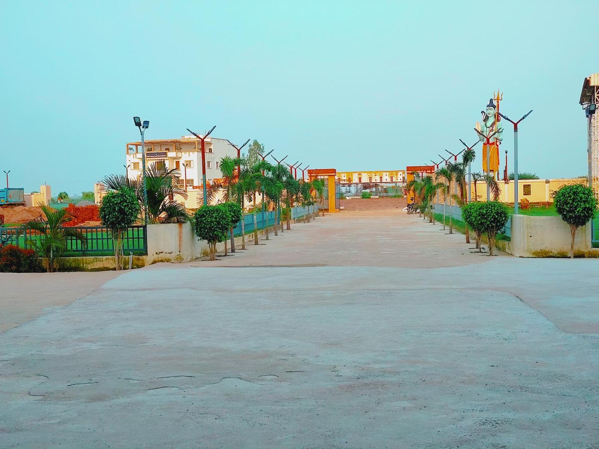 Avadh Sunshine Palace Hotel And Resort Ayodhya Exteriör bild