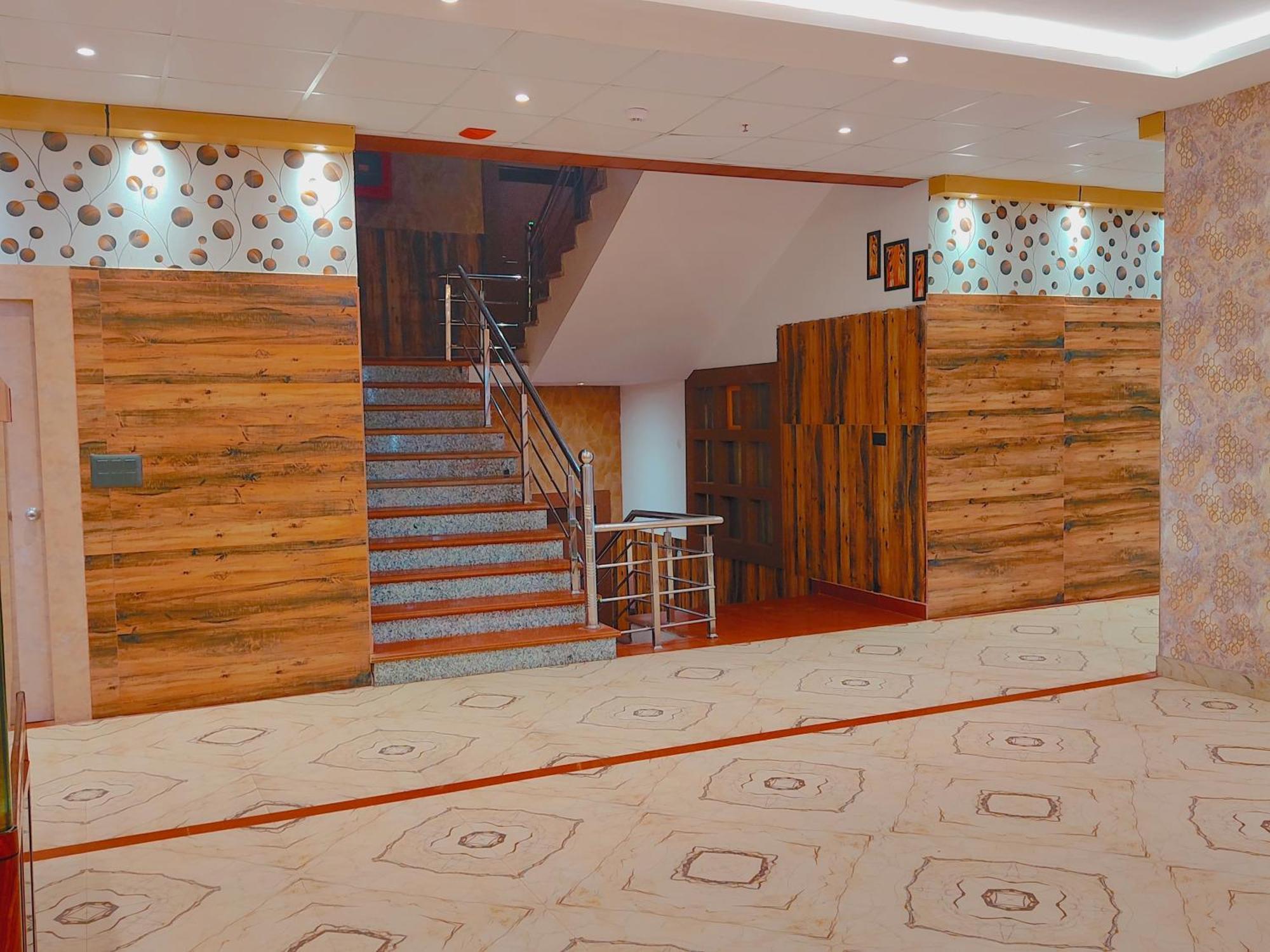 Avadh Sunshine Palace Hotel And Resort Ayodhya Exteriör bild